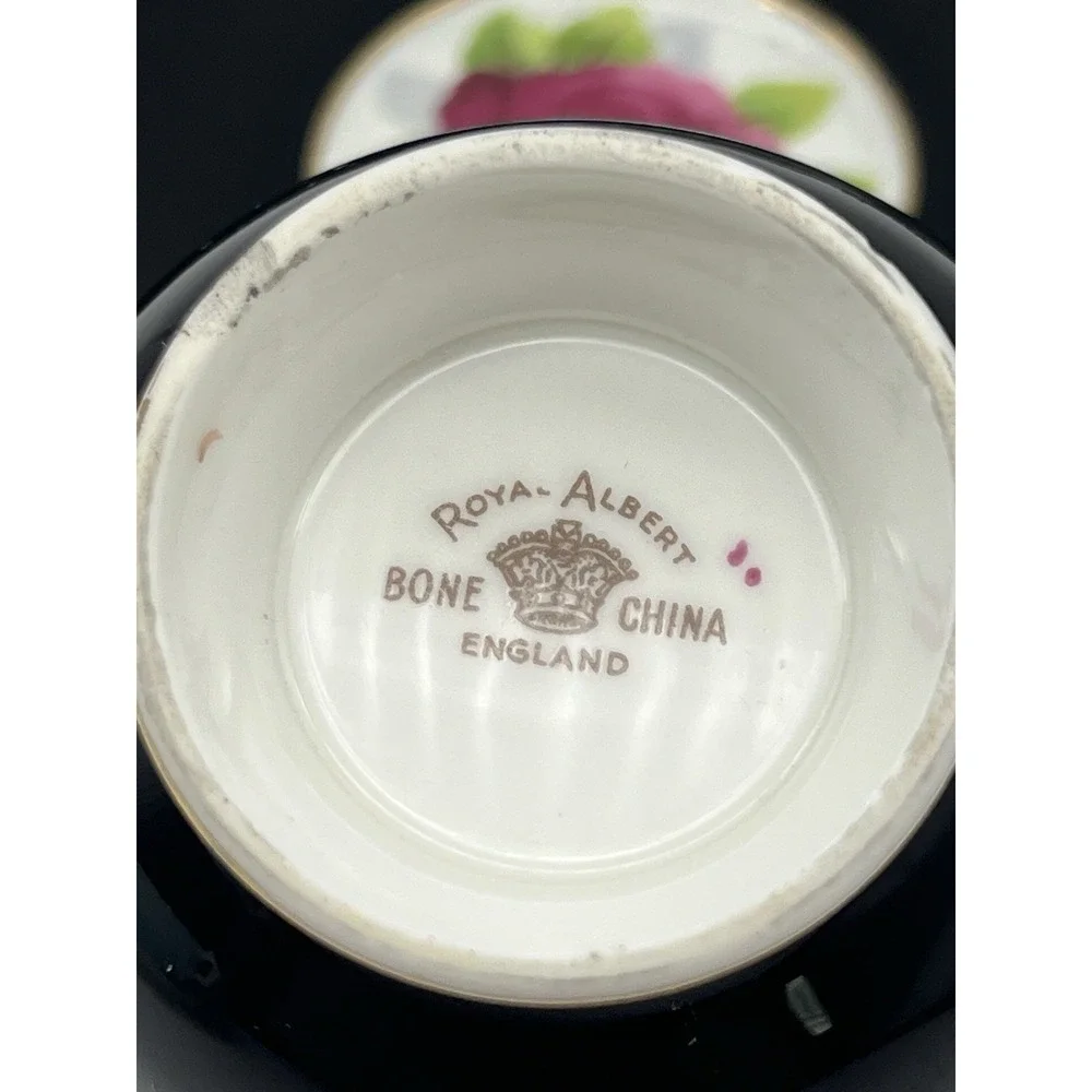 Vtg Royal Albert Bone China Crown Black Gold Old English Rose Tea Cup & Saucer